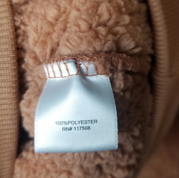 Zoe+Liv camel  fuzzy sweatshirt size L - Picture 5 of 6